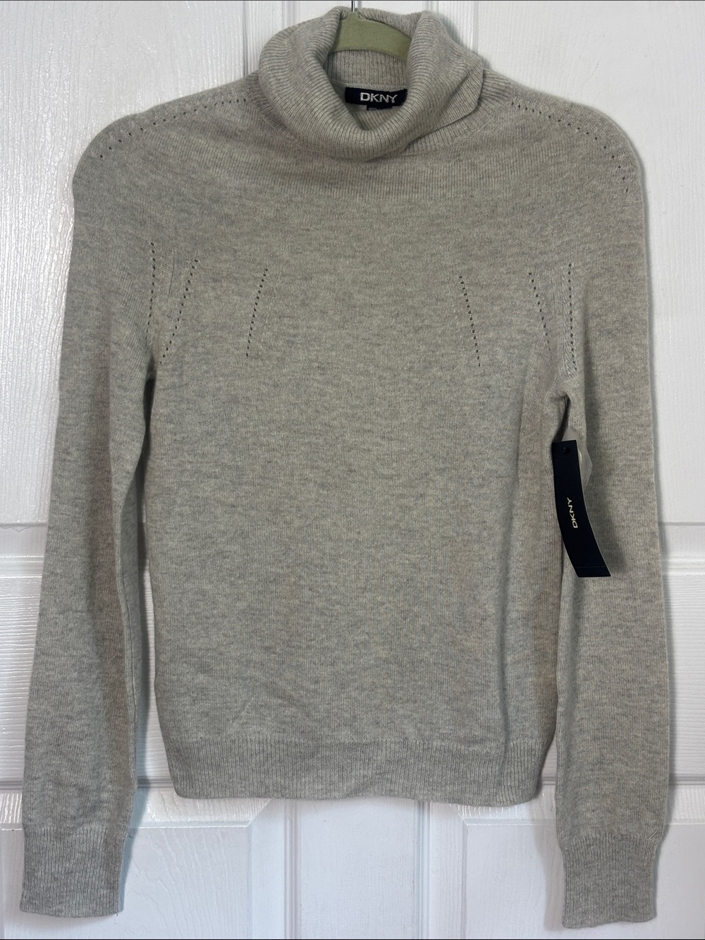 New DKNY Heathered Gray 100% Cashmere Turtleneck Sweater Size Small lightweight